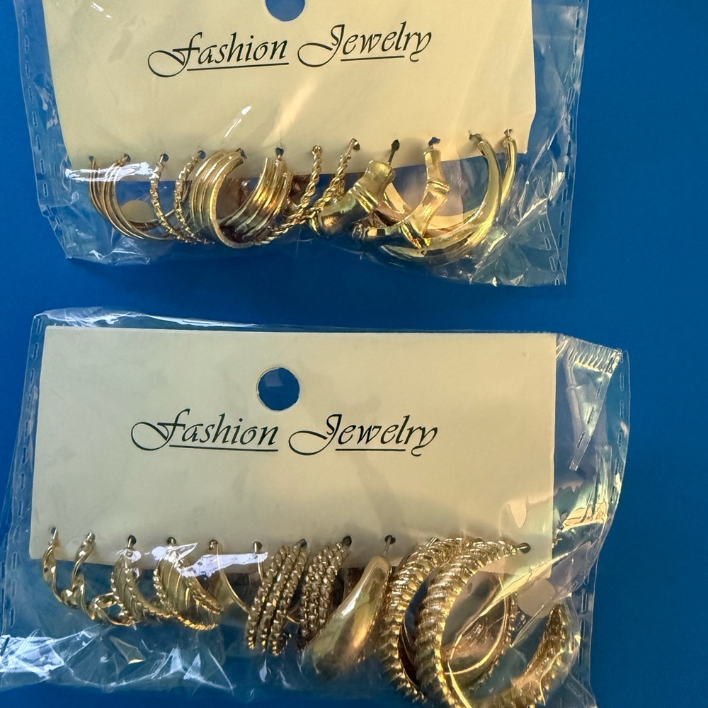 Gold-Tone Hoop Earrings Set of 20 pieces - Picture 3 of 11